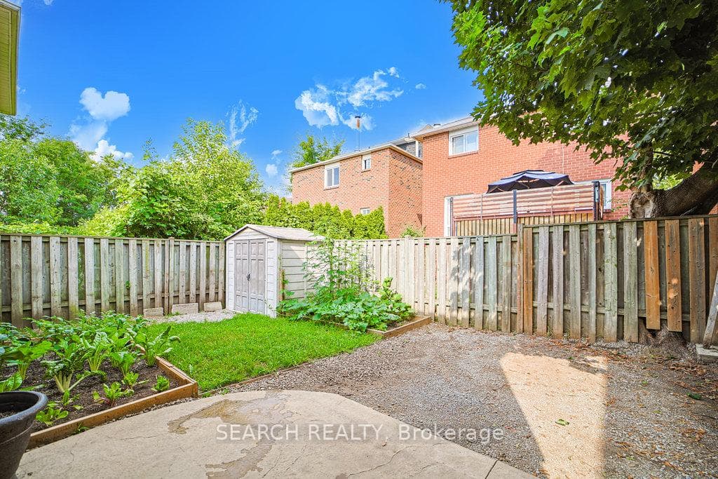 38 Roehampton Crescent photo 17