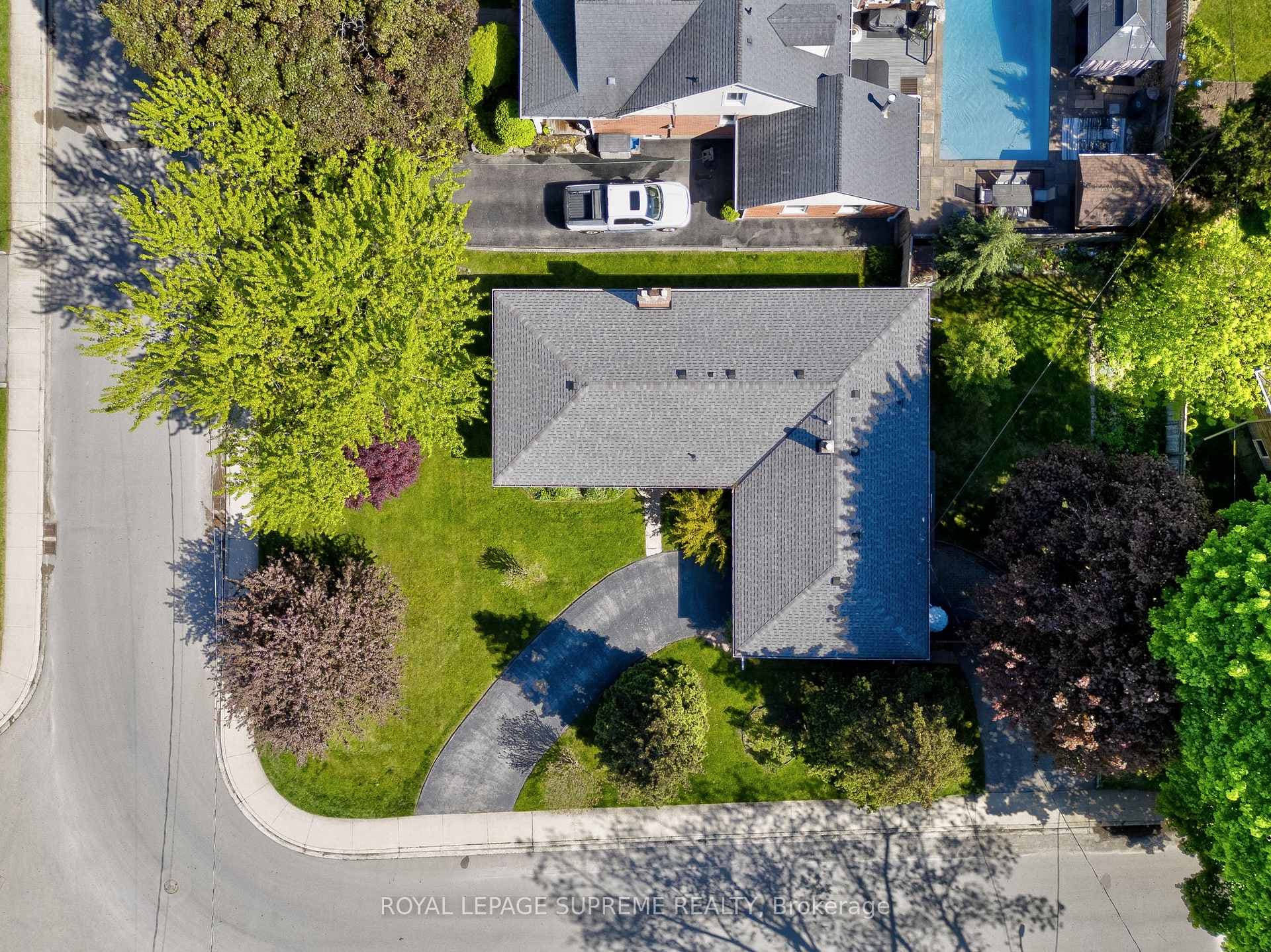 405 Stratheden Drive photo 28