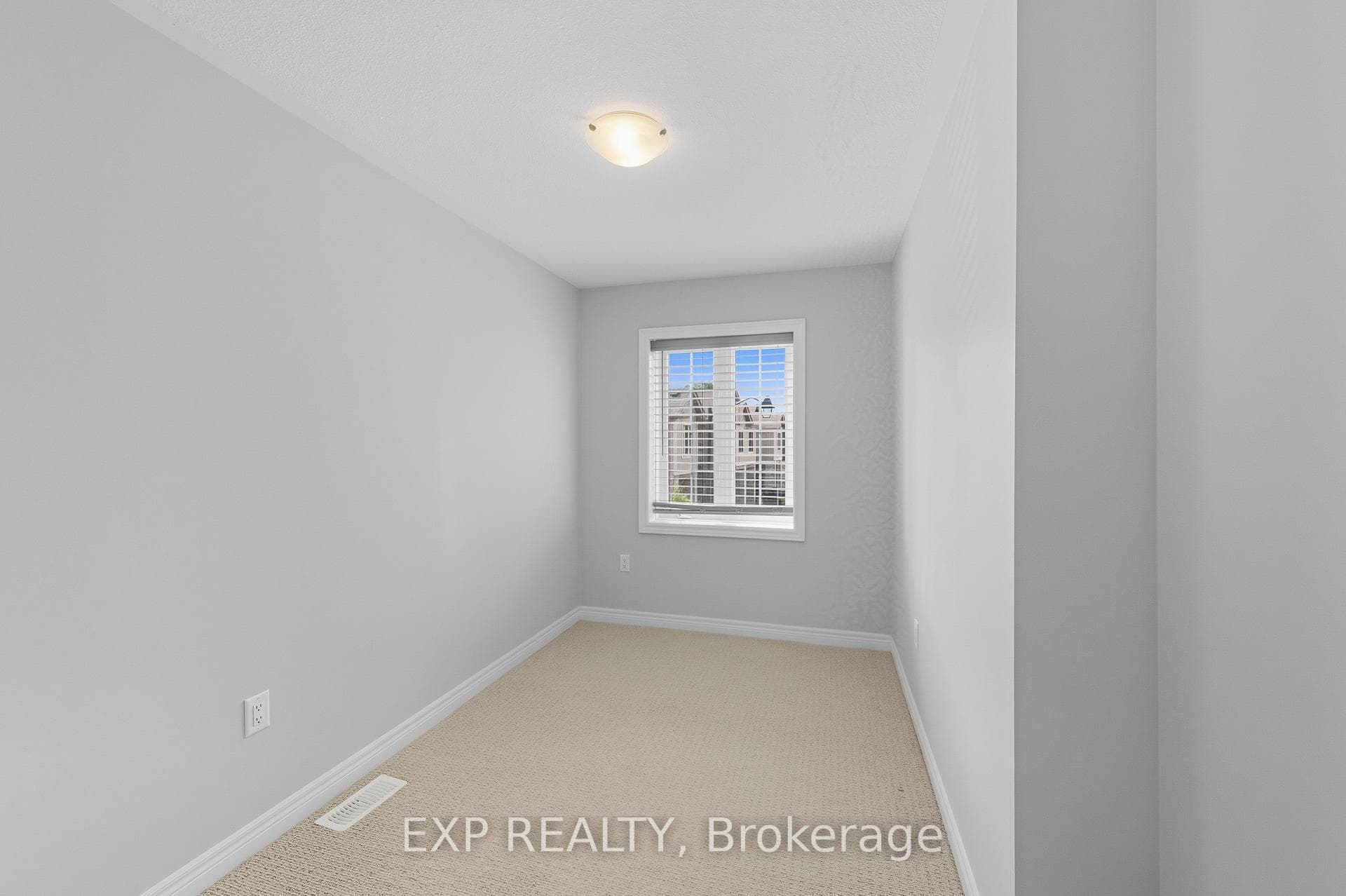 377 Glancaster Road Unit 18 photo 37
