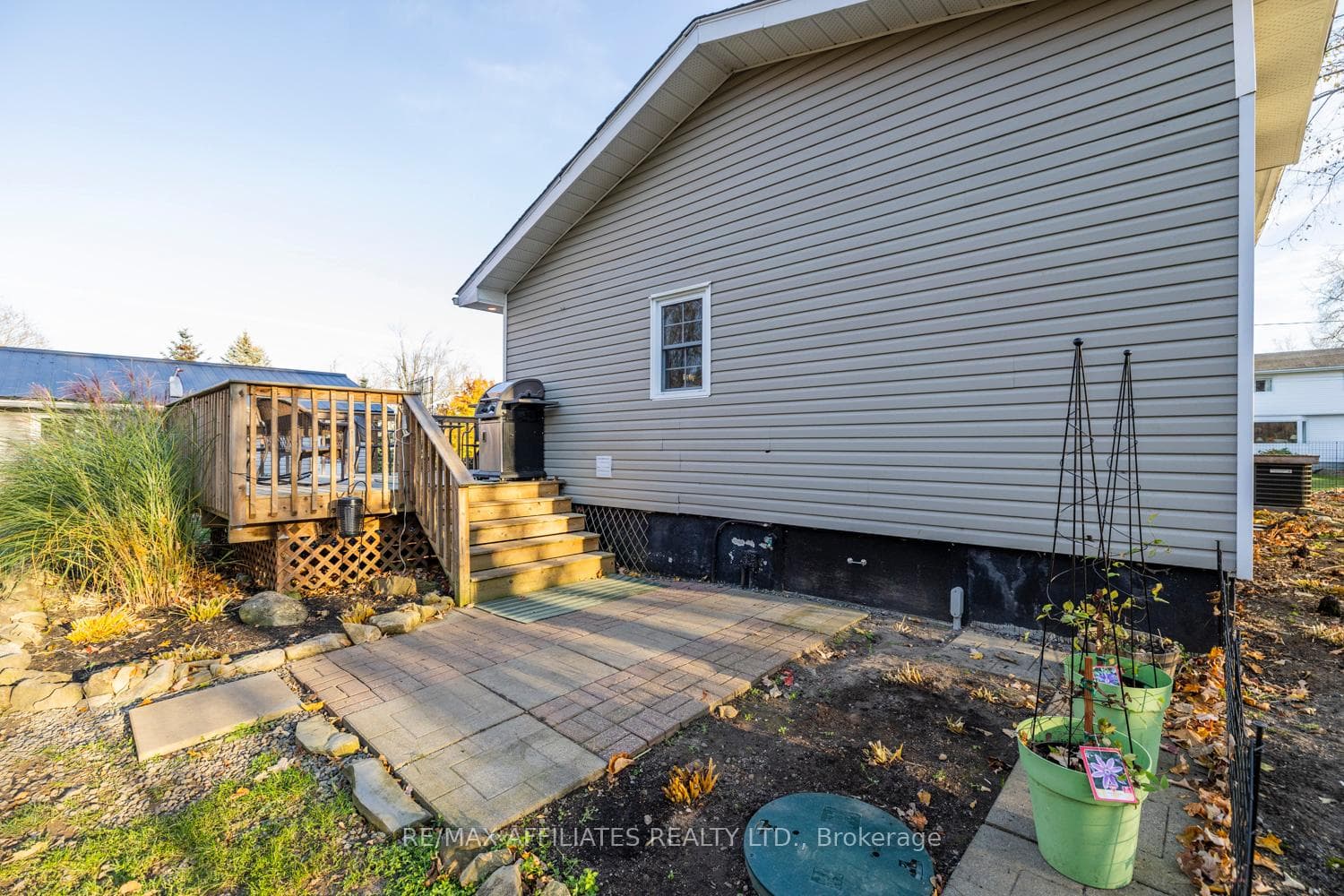7783 Popham Street photo 43