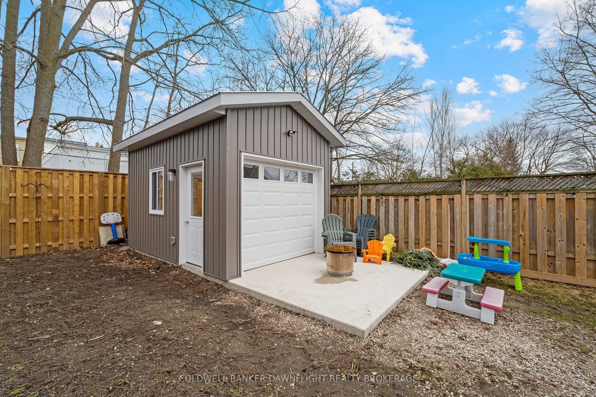 408 WILLIAM Street photo 26