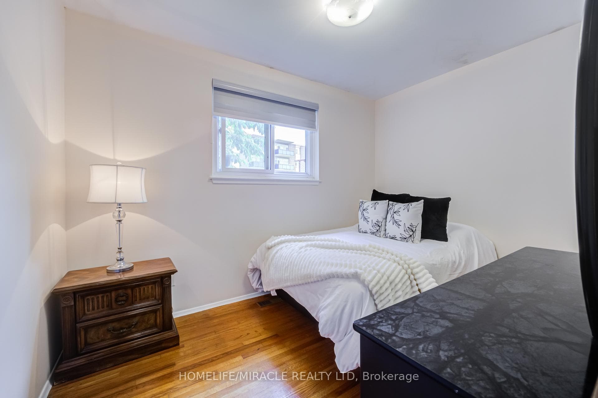 9 Wheatsheaf Crescent photo 22
