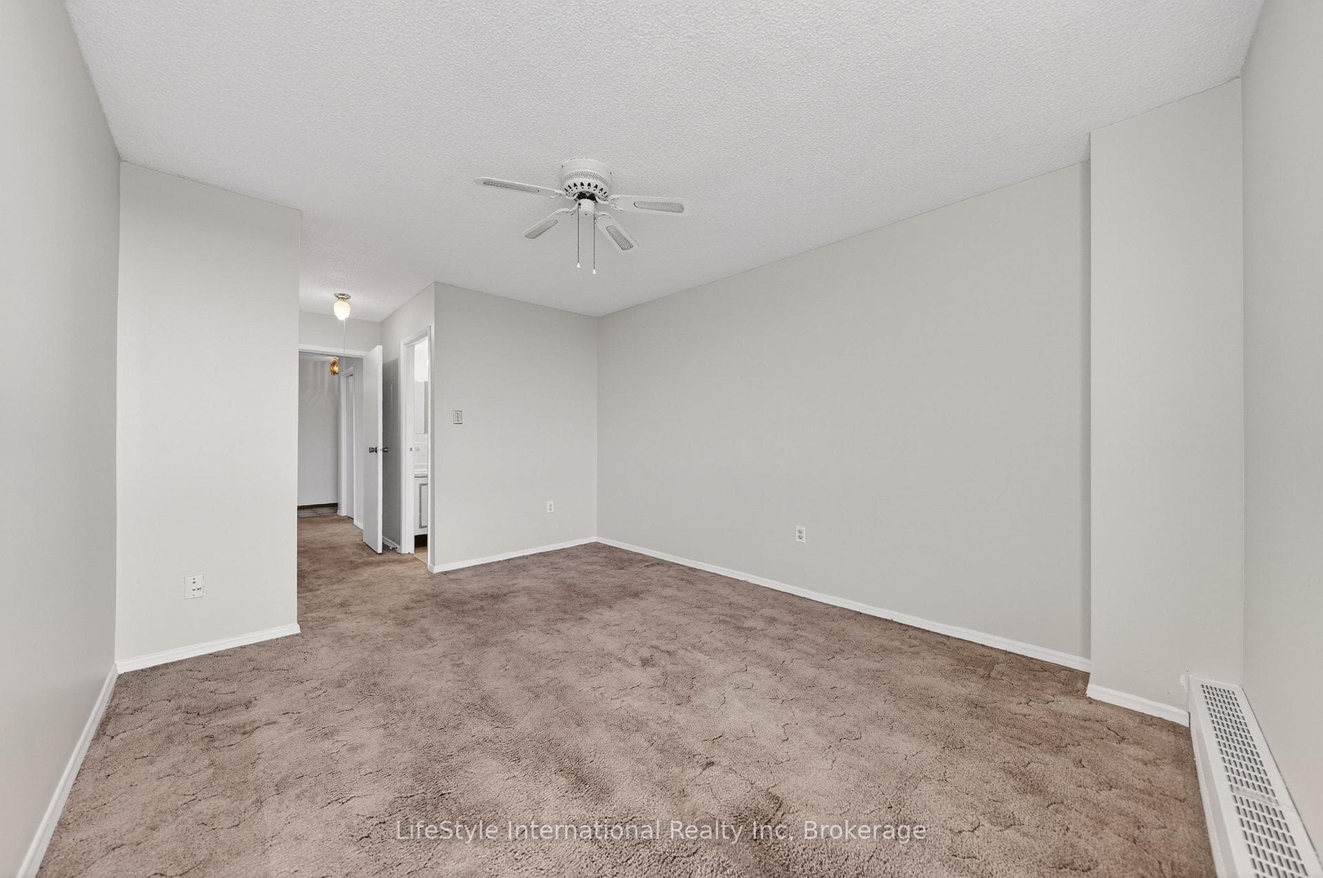 19 Woodlawn Road Unit 512 photo 32