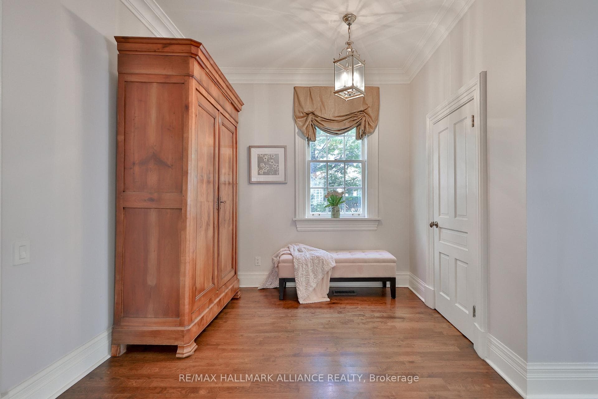 225 William Street photo 19