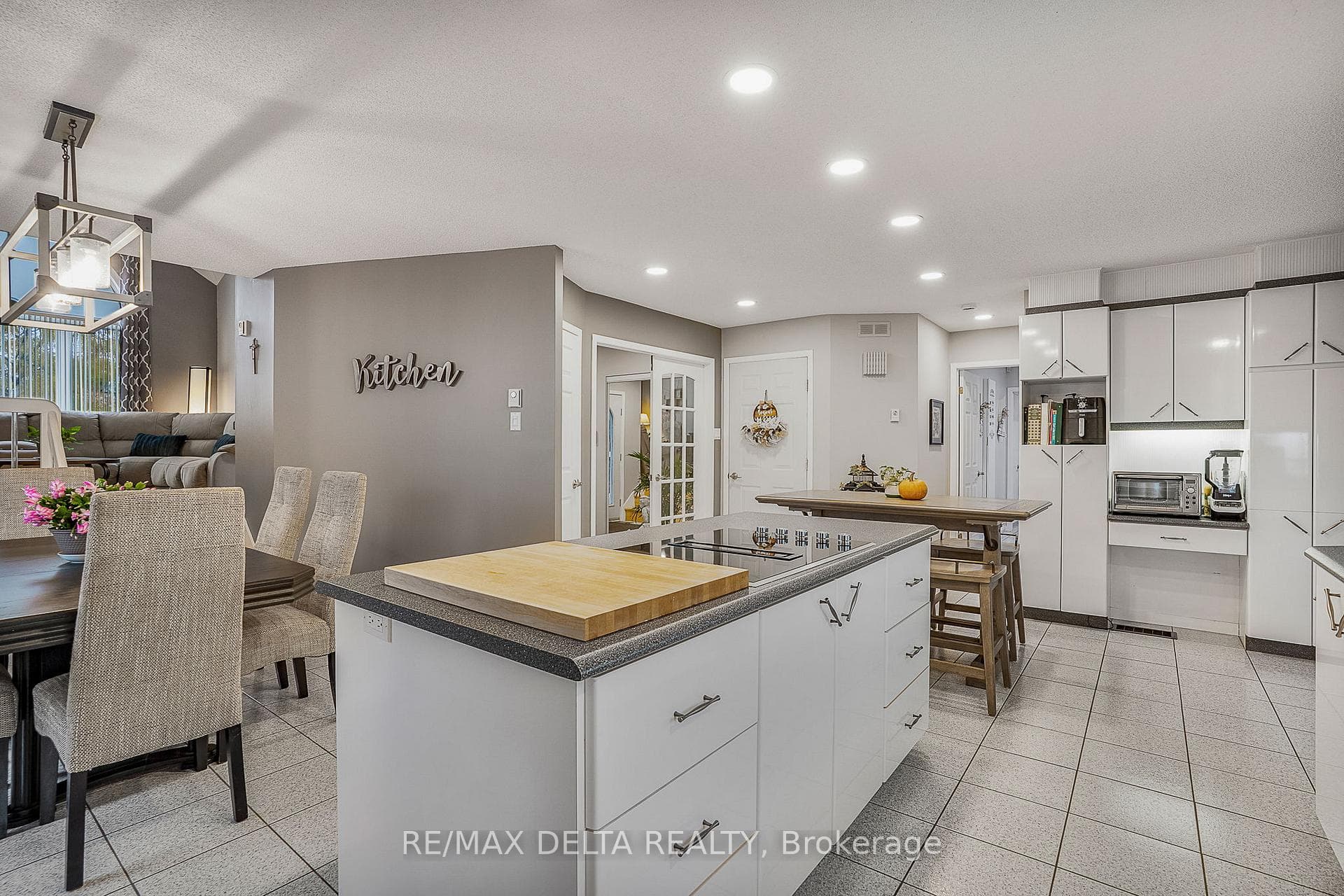 95 Lalande Crescent photo 13
