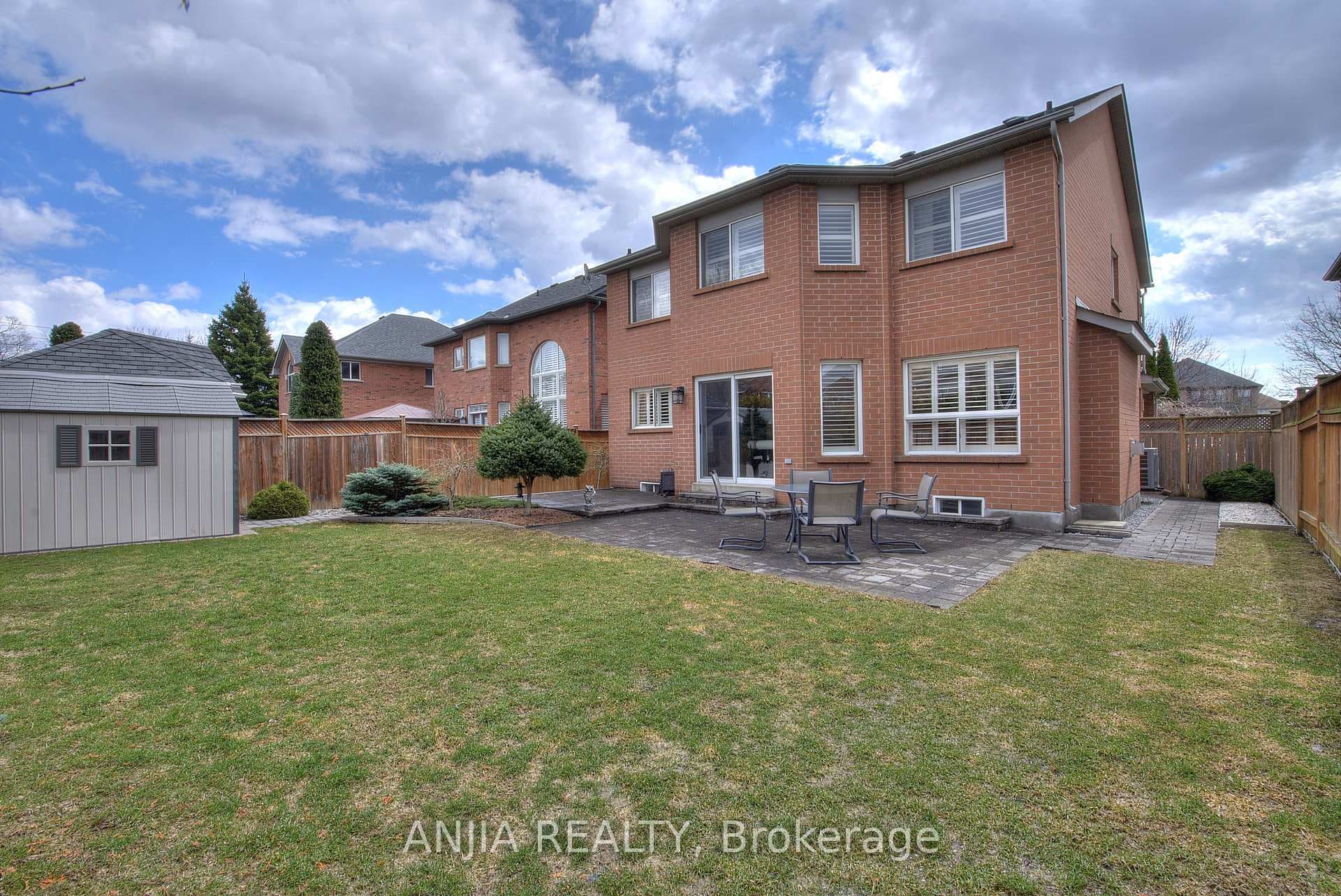 8 Twin Streams Road photo 29