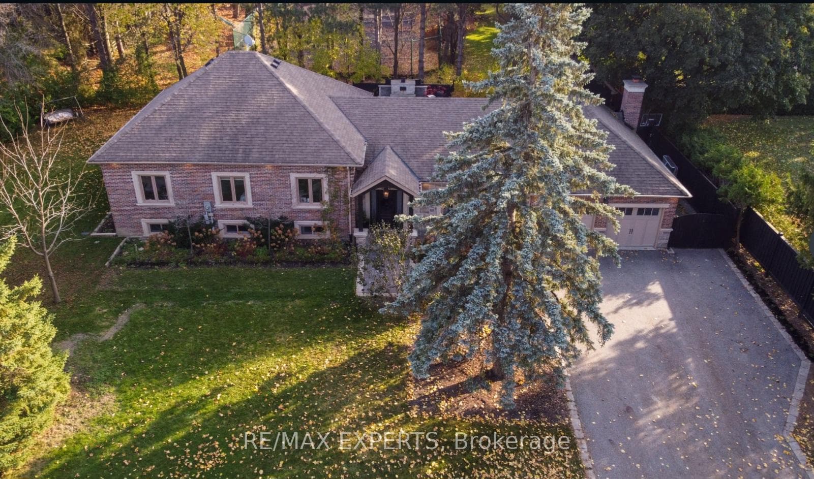 250 Warren Road photo 1