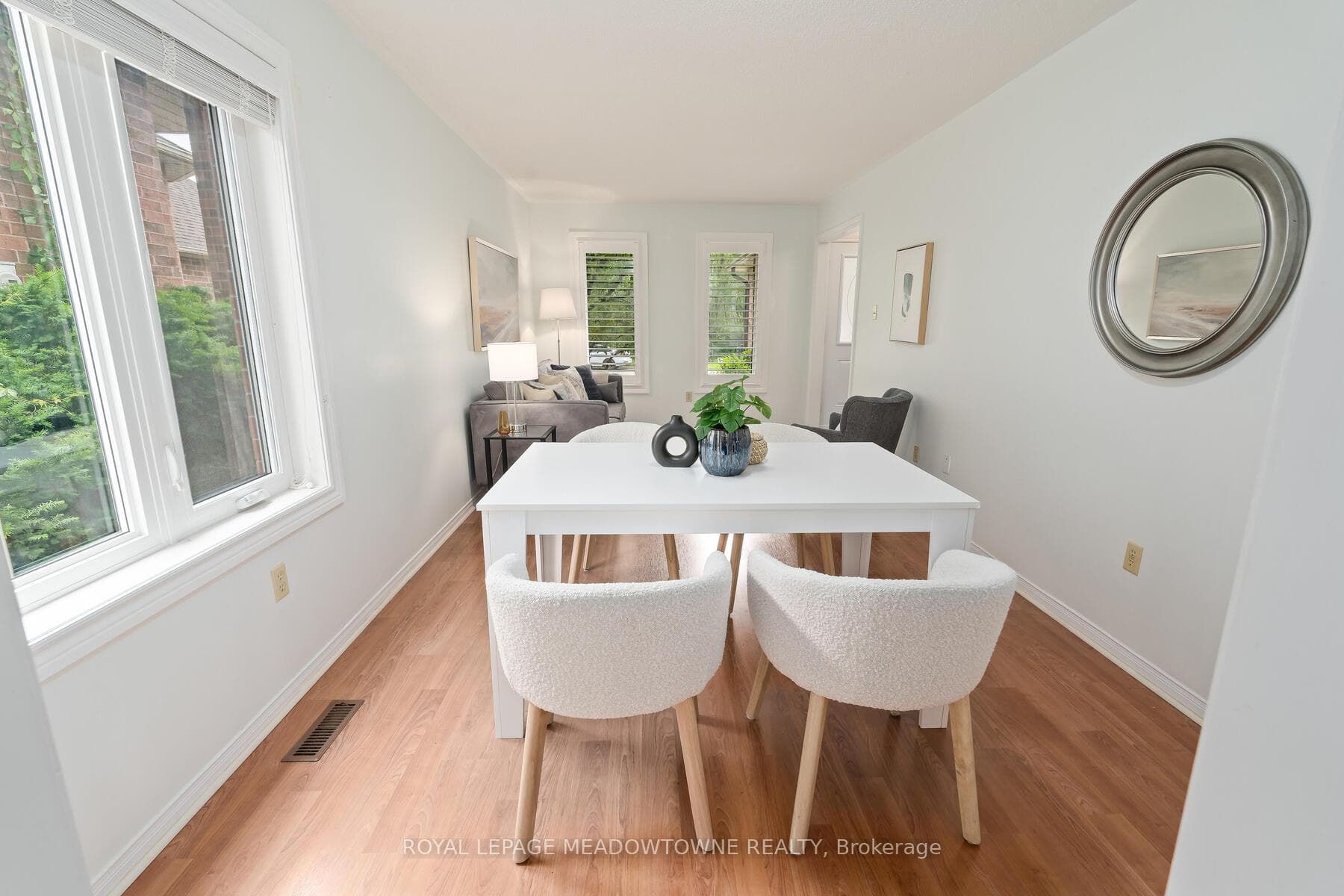 42 Mccullough Crescent photo 15