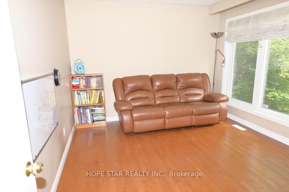 39 Unicorn Avenue photo 10
