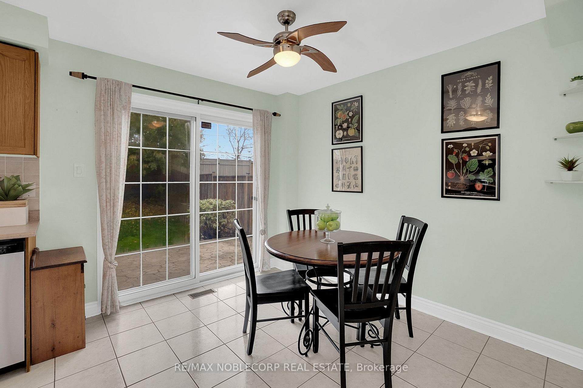 54 Lawren Harris Crescent photo 14