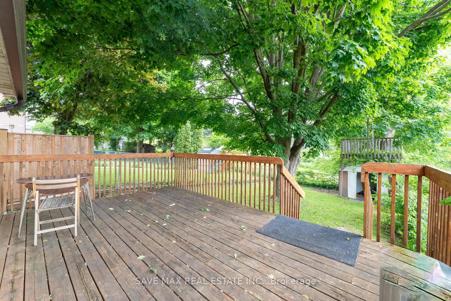 537 Lancelot Crescent photo 34