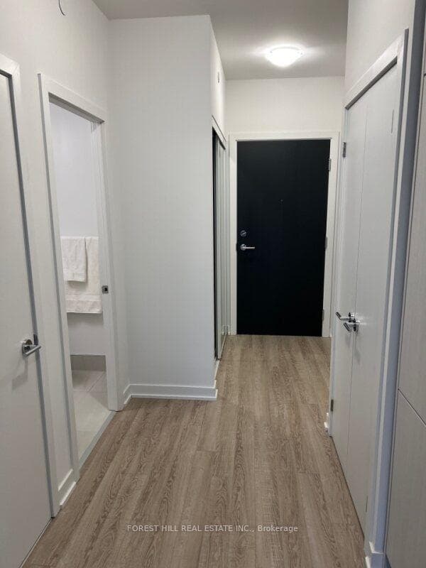 250 Lawrence Avenue Unit 304 photo 8