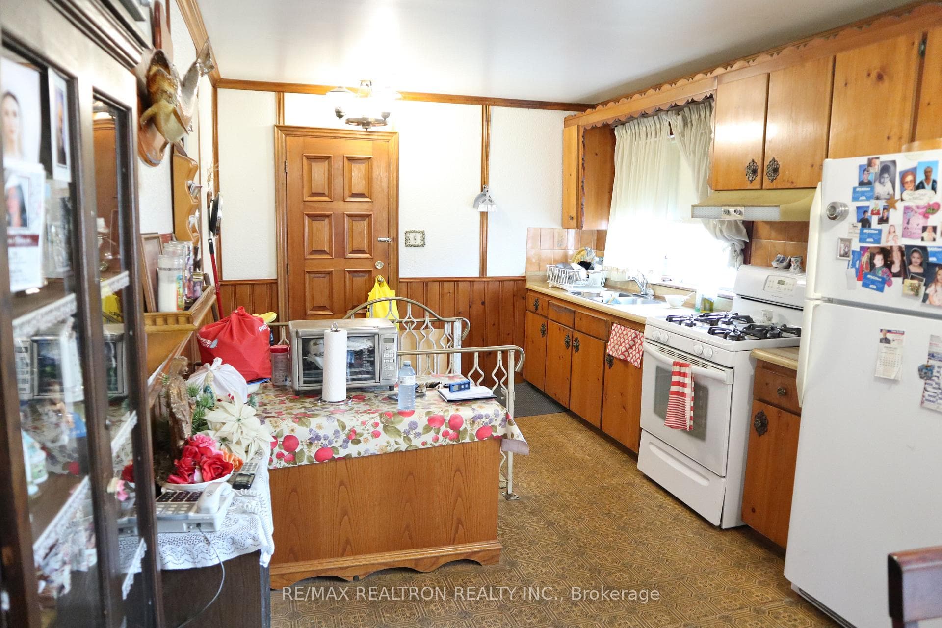 12 Seneca Avenue photo 6