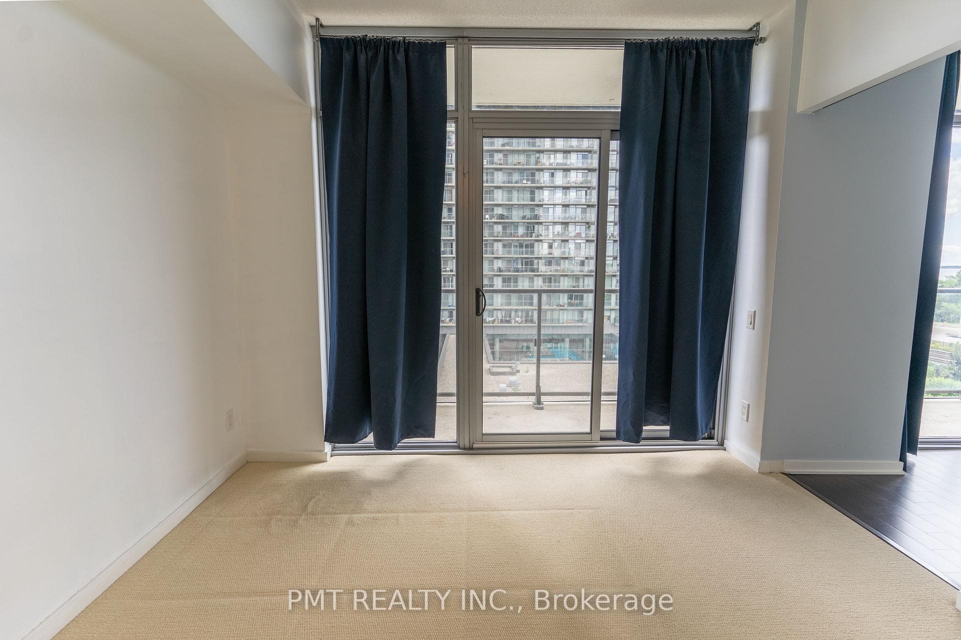 105 The Queensway N/A Unit 616 photo 5