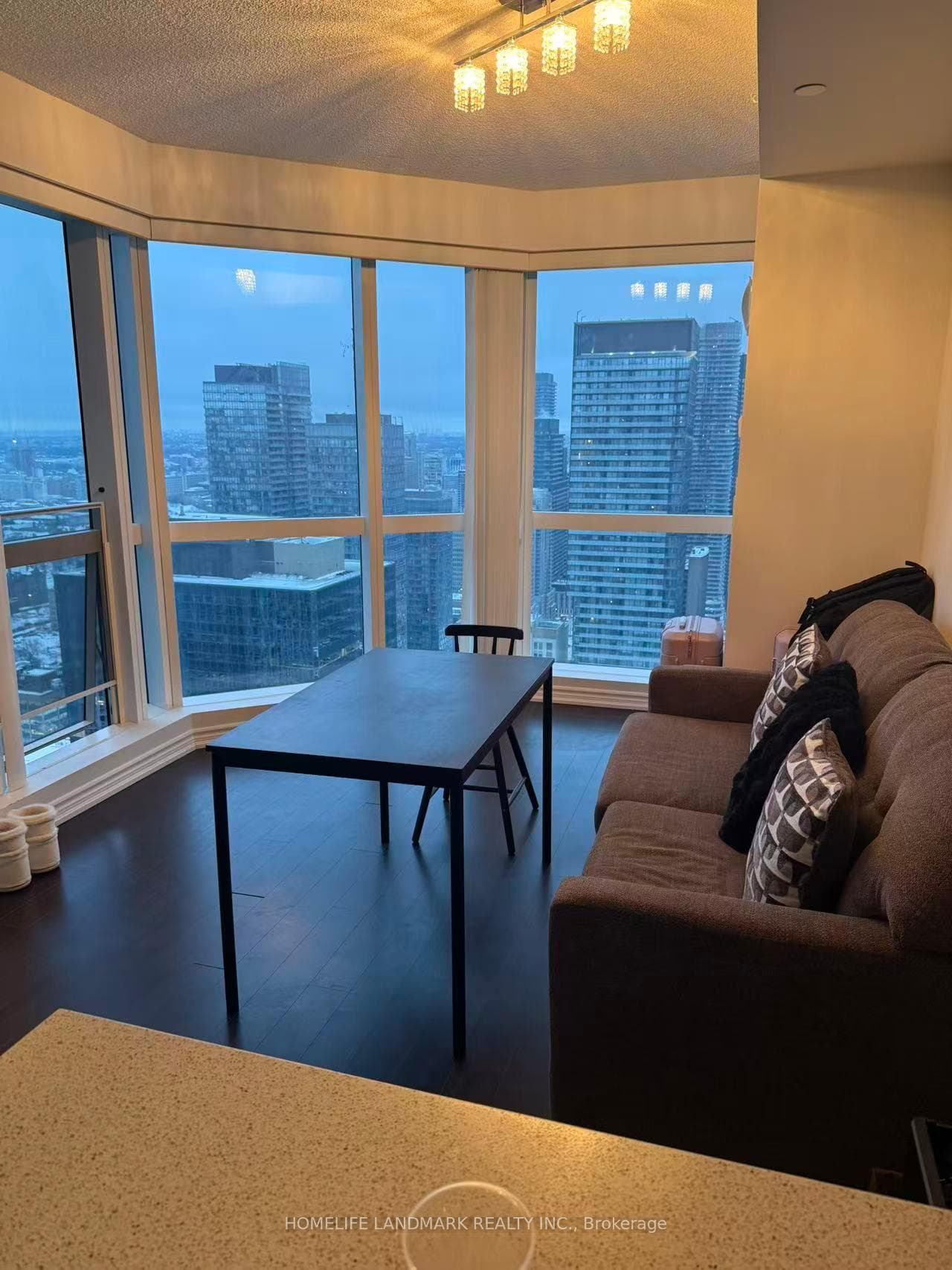 386 Yonge Street Unit 4616 photo 25