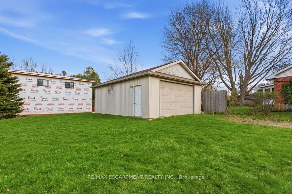 80 Lister Avenue photo 25