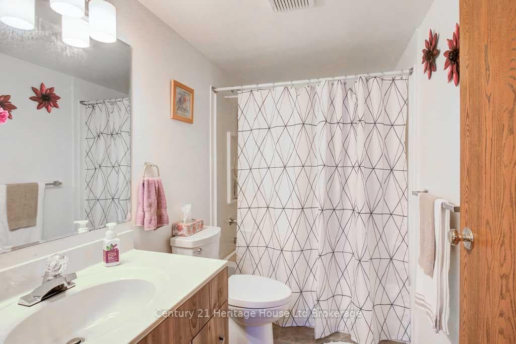 Main 4 pce bath
