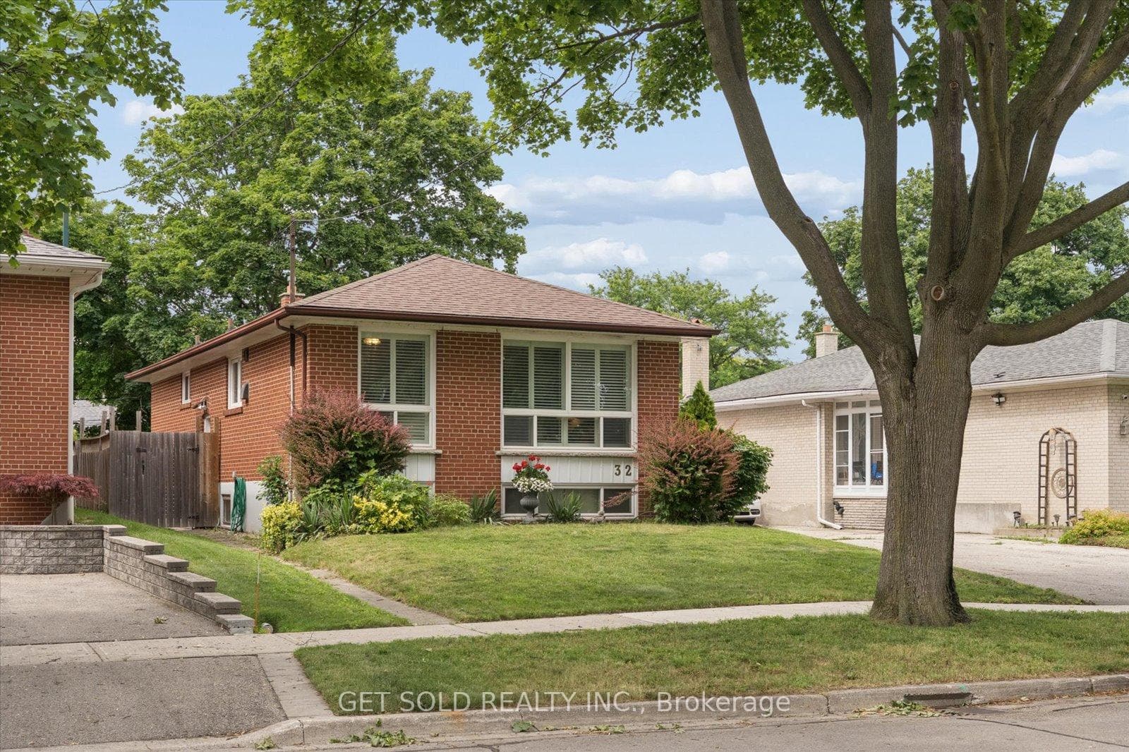 32 Checkendon Drive photo 1