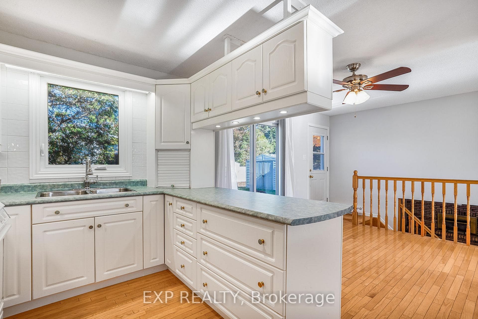 5 ALBERT Street photo 15