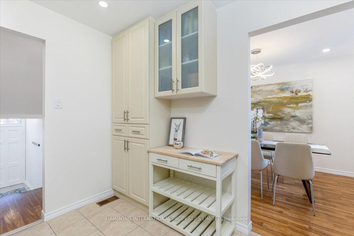 35 Stately Way photo 14