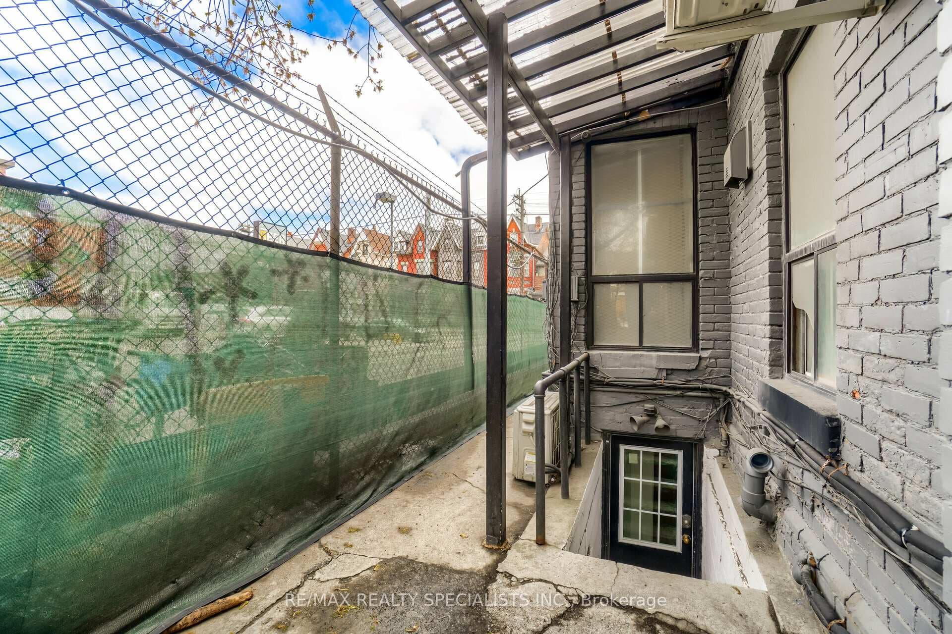 450 BATHURST Street Unit B2 photo 23