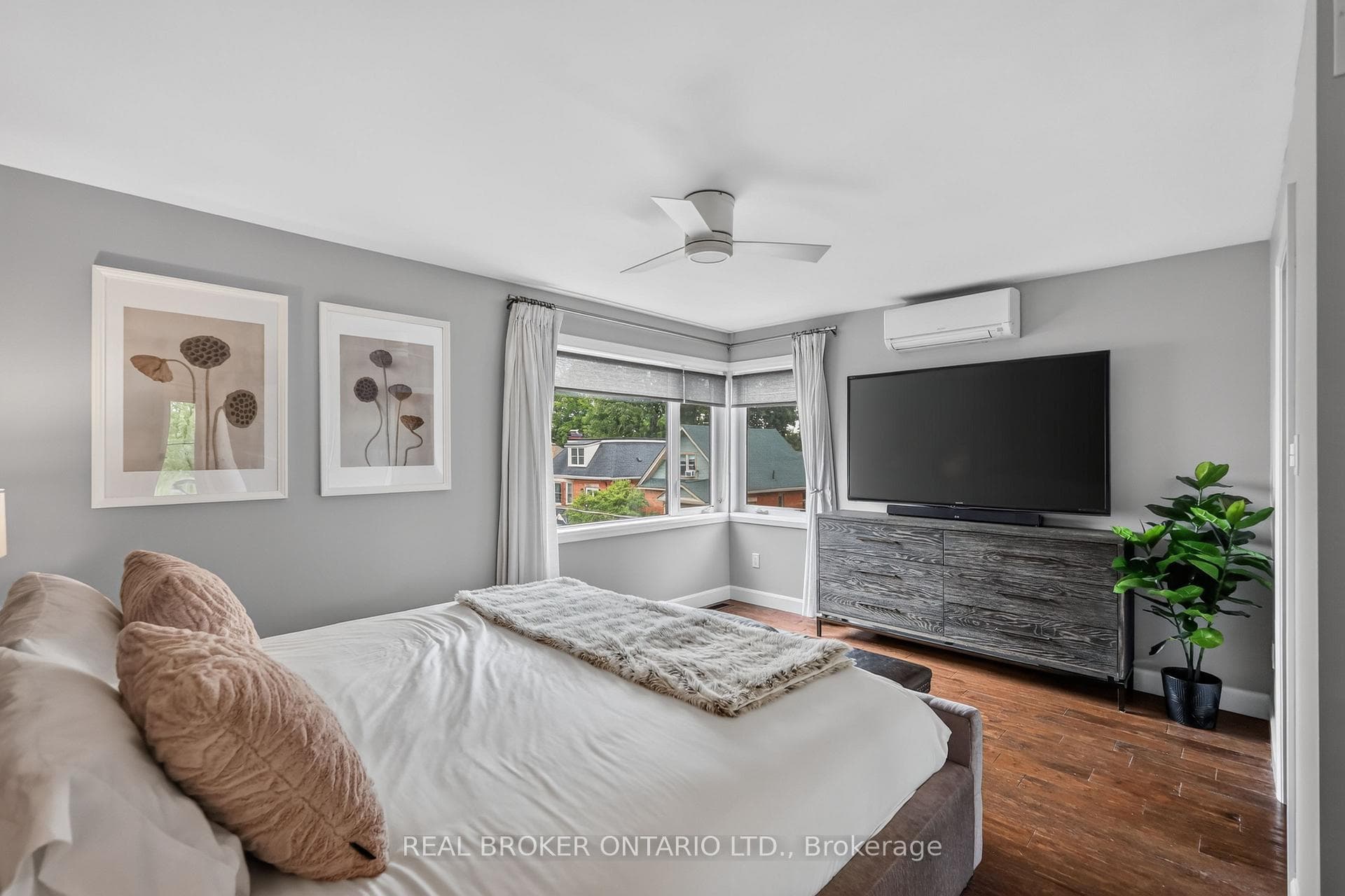 343 Riverdale Avenue photo 23