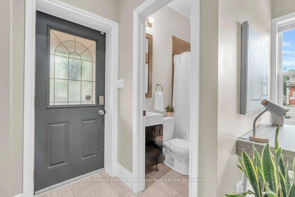 394 Woolwich Street photo 19
