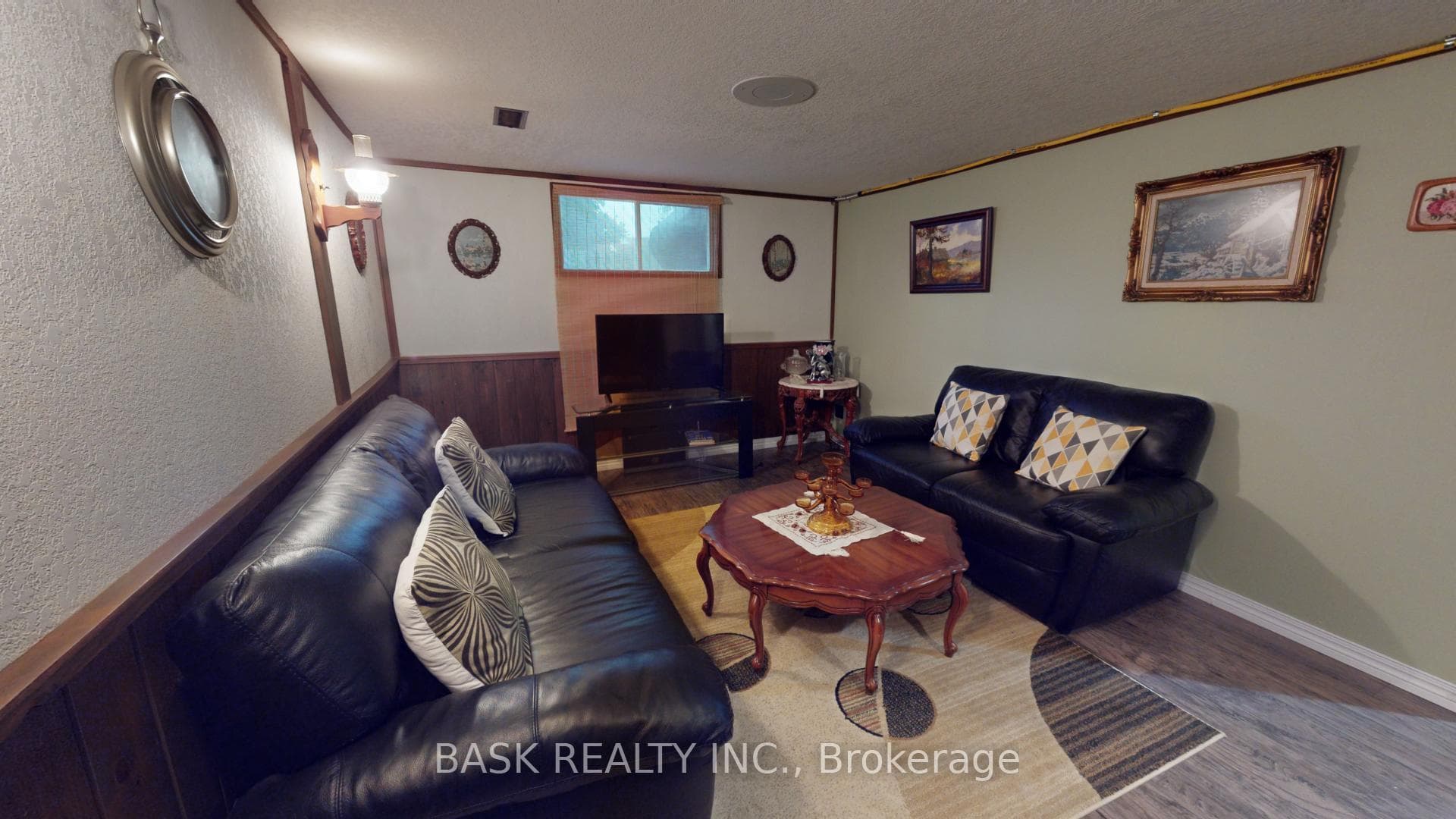 119 Hillbrook Crescent photo 30