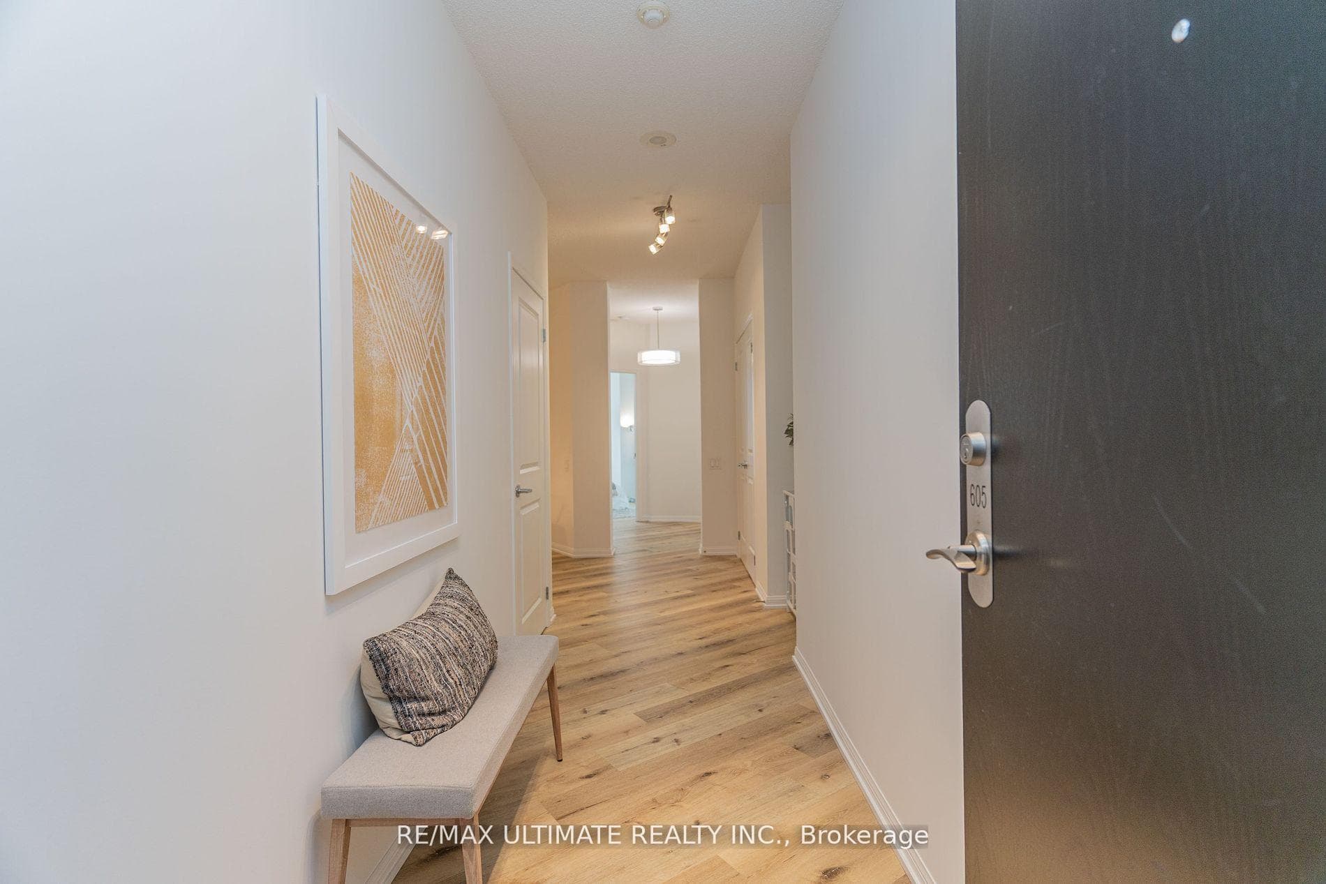 15 Windermere Avenue Unit 605 photo 2