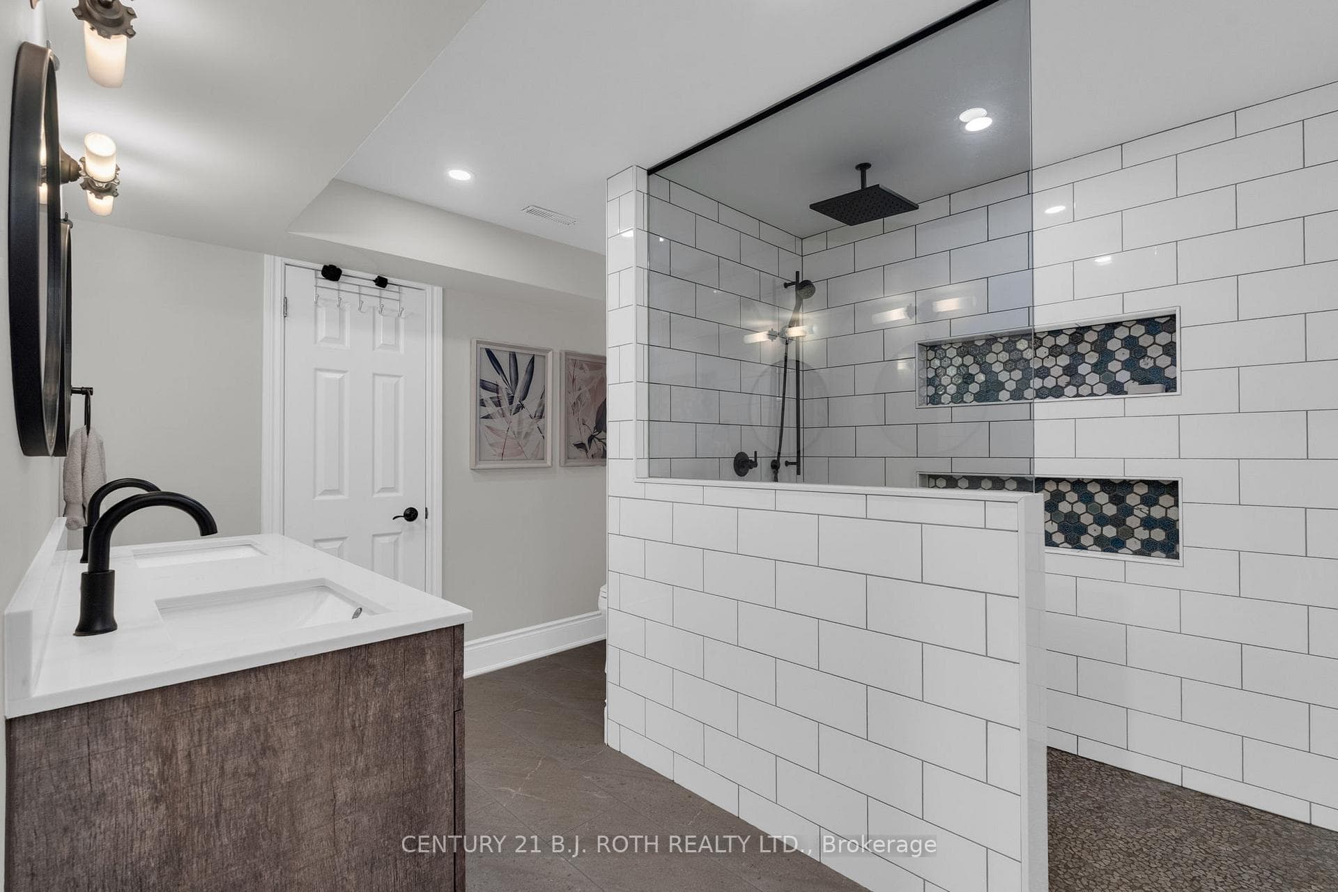 284 Sunnidale Road photo 31