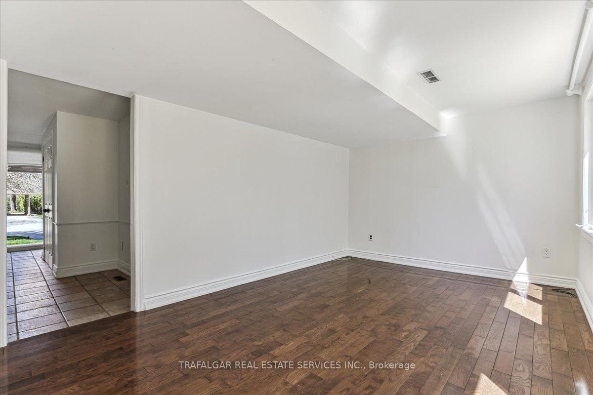 486 Anthony Drive photo 5