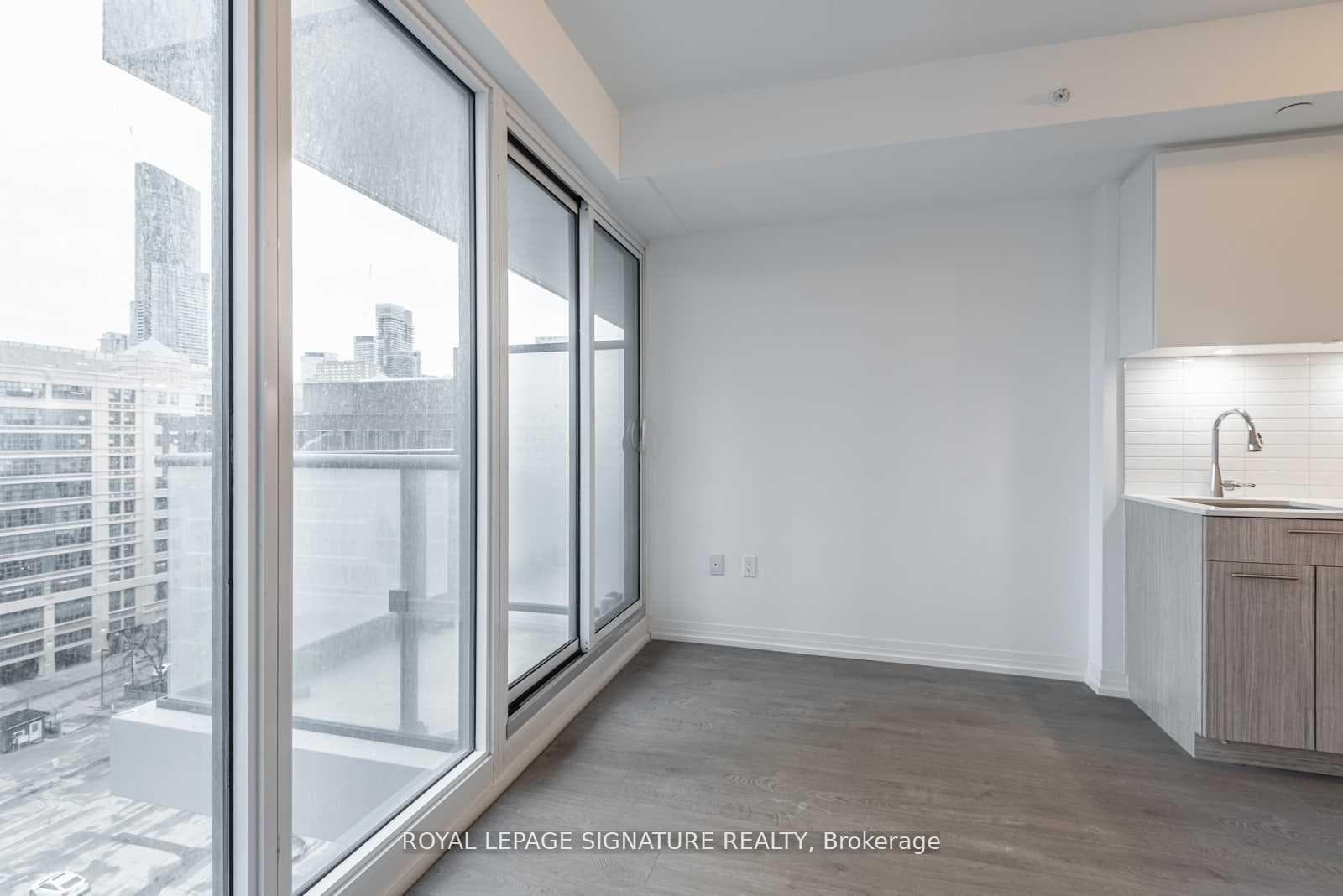 251 Jarvis Street Unit 1228 photo 2