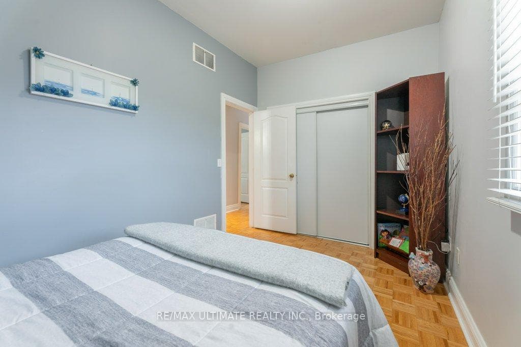 1496 Keele Street photo 20