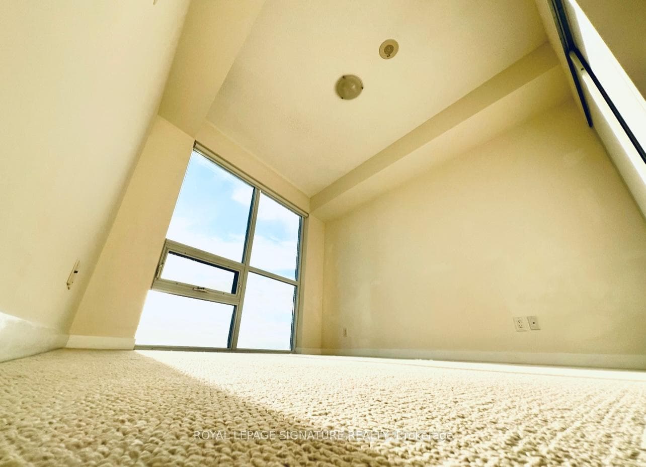 510 Curran Place Unit 1402 photo 9