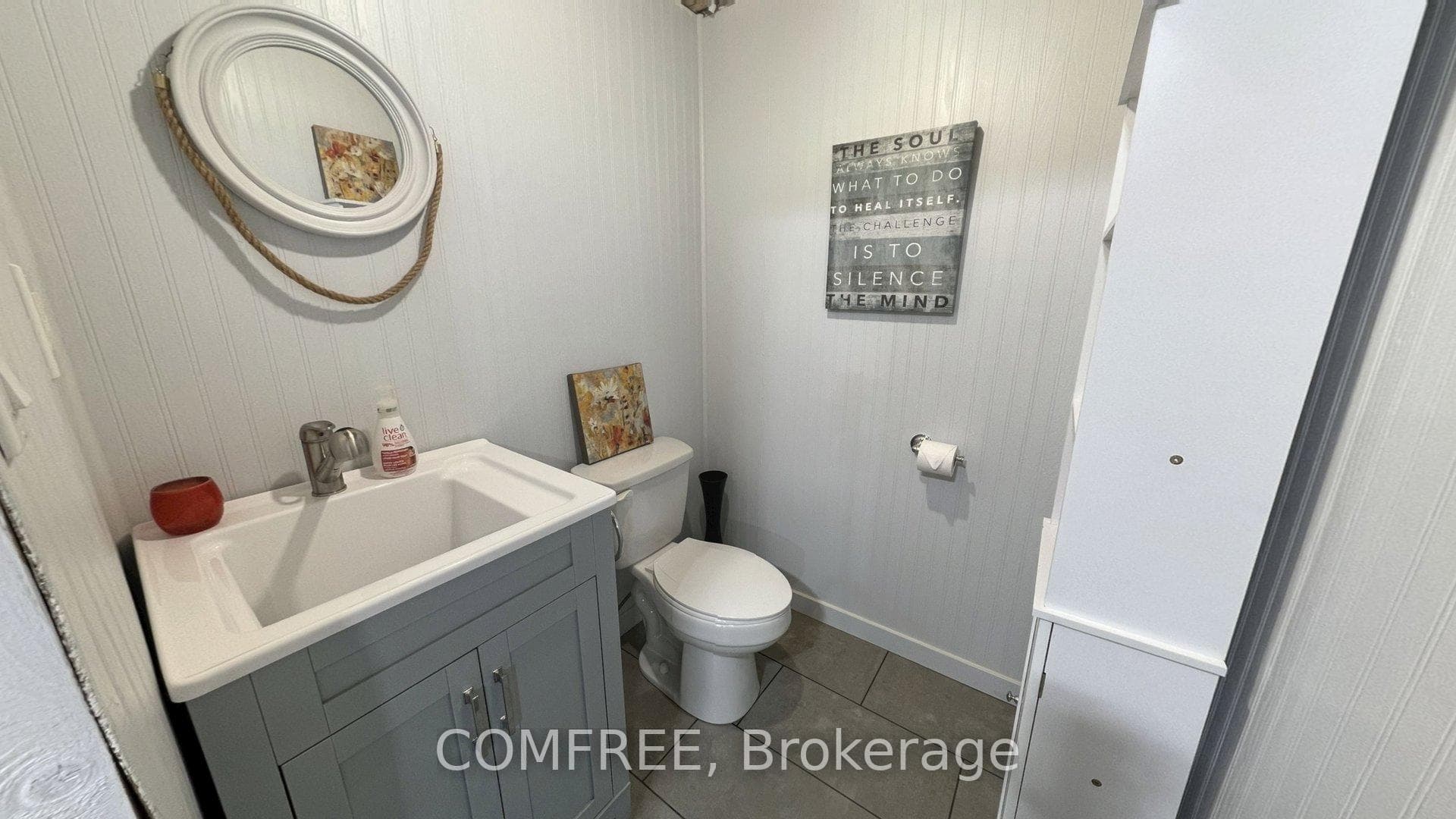 2093 Boake Street photo 26