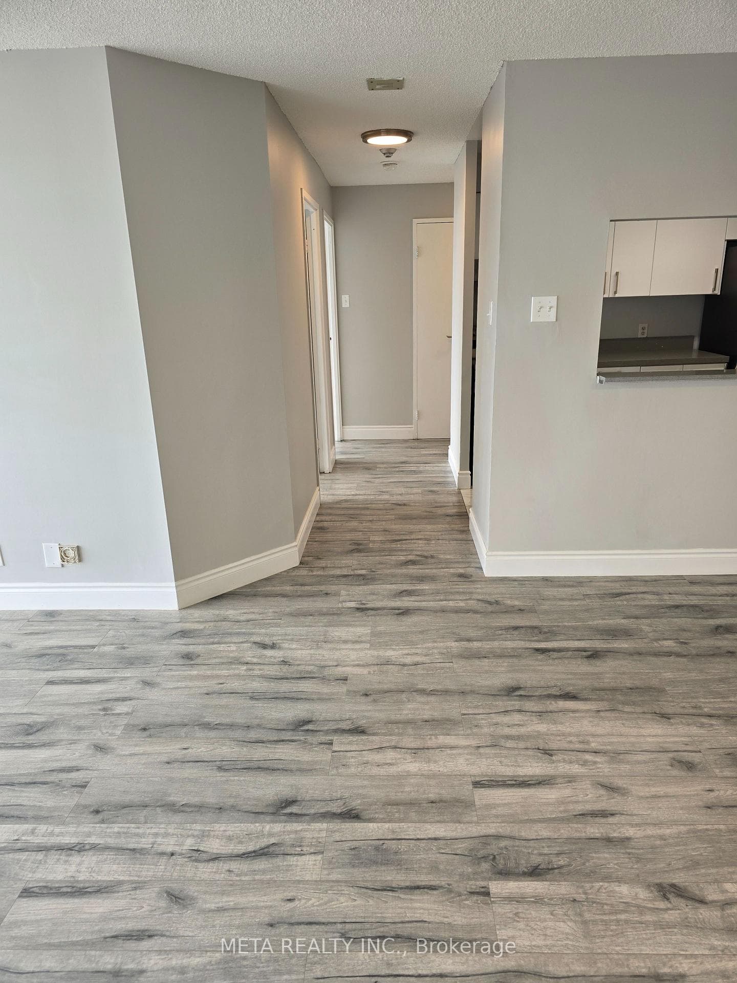 25 Trailwood Drive Unit 1708 photo 3