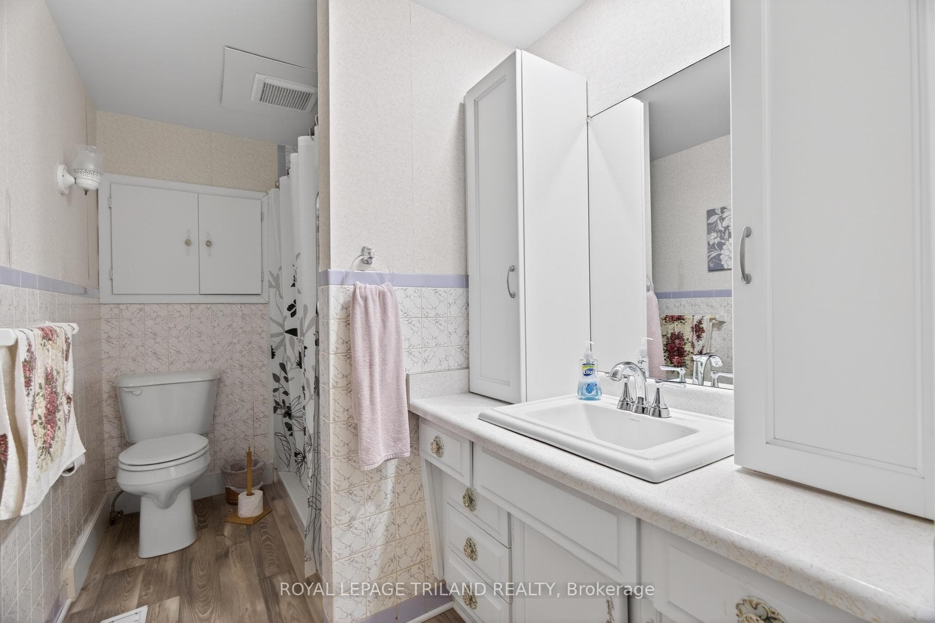 64 Wellington Avenue photo 8