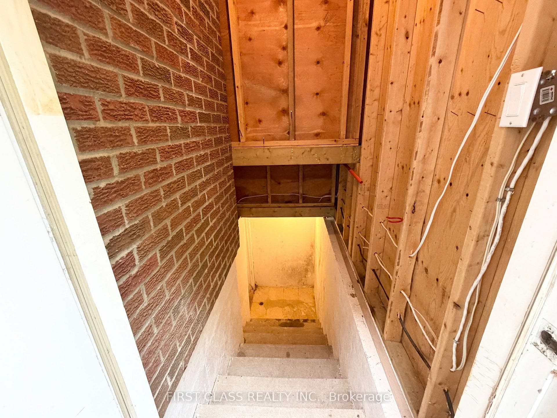 56 Silversted Drive Unit Basement photo 4