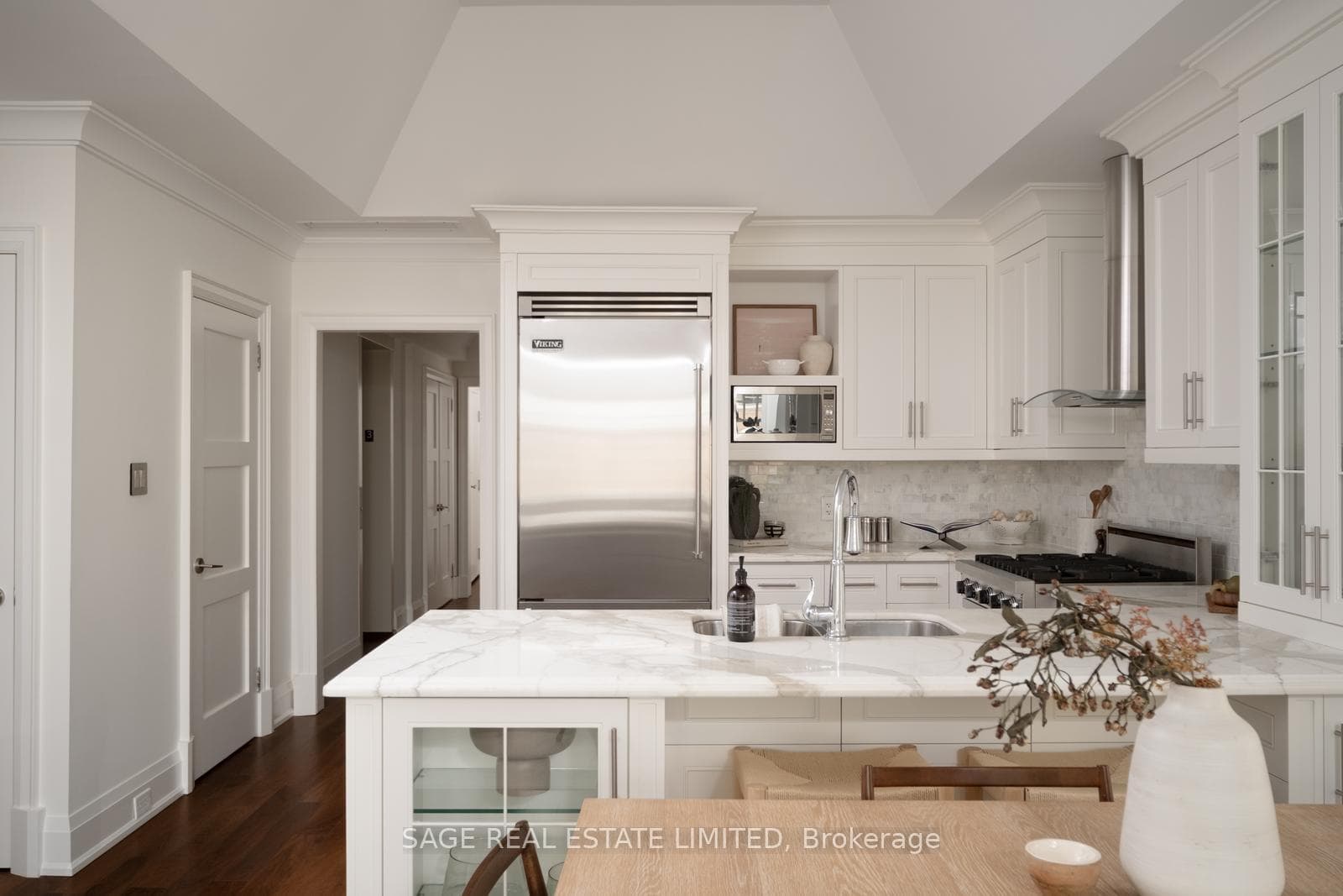 319 Lonsdale Road Unit 3D photo 15