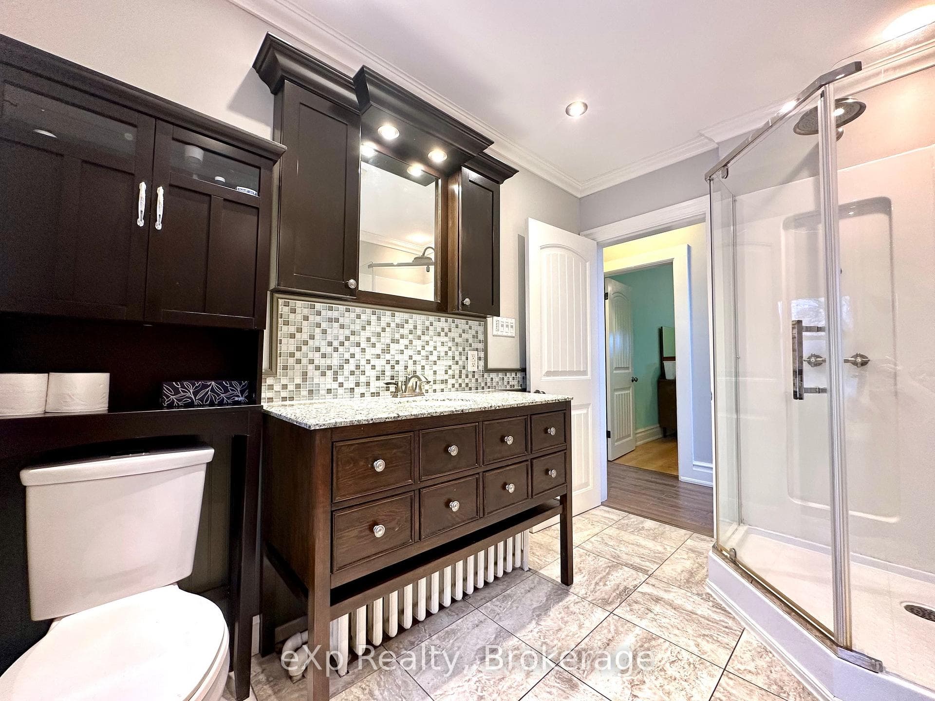 524 Colborne Street photo 21