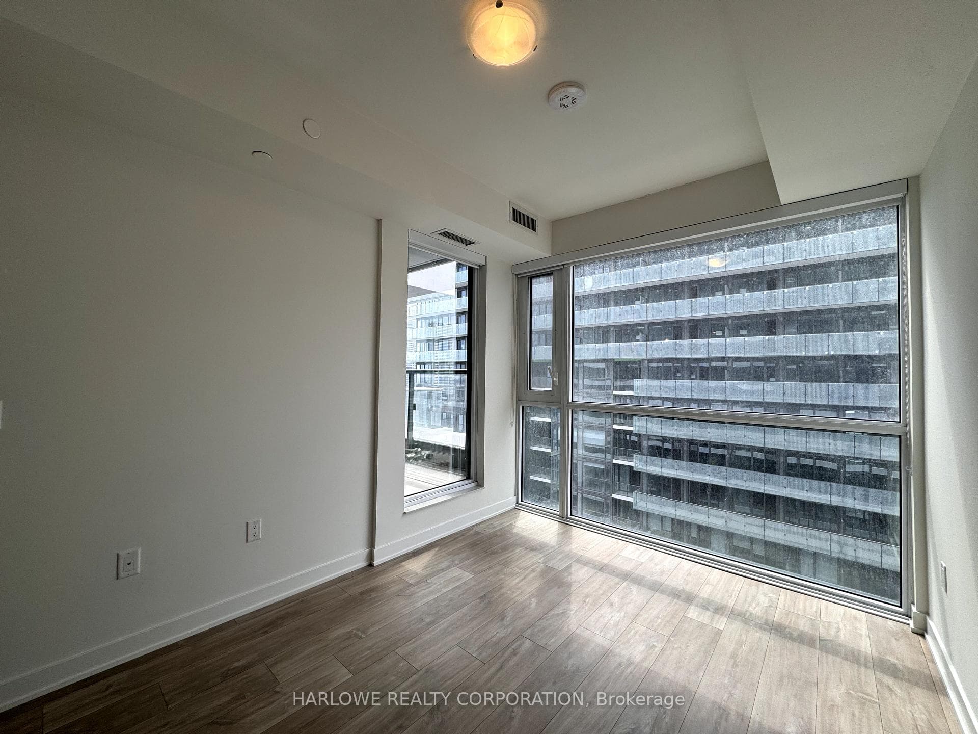 70 Princess Street Unit 2413 E photo 9