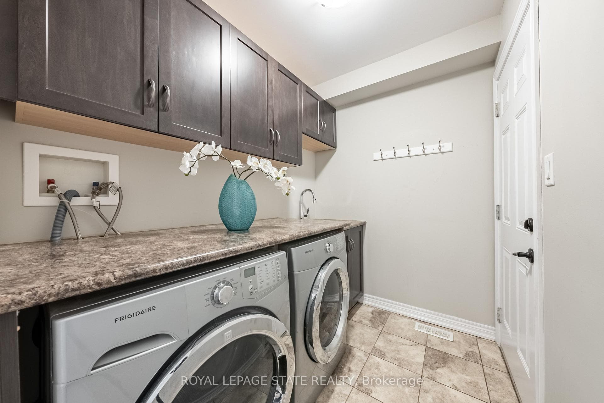 53 Redfern Avenue Unit 4 photo 22
