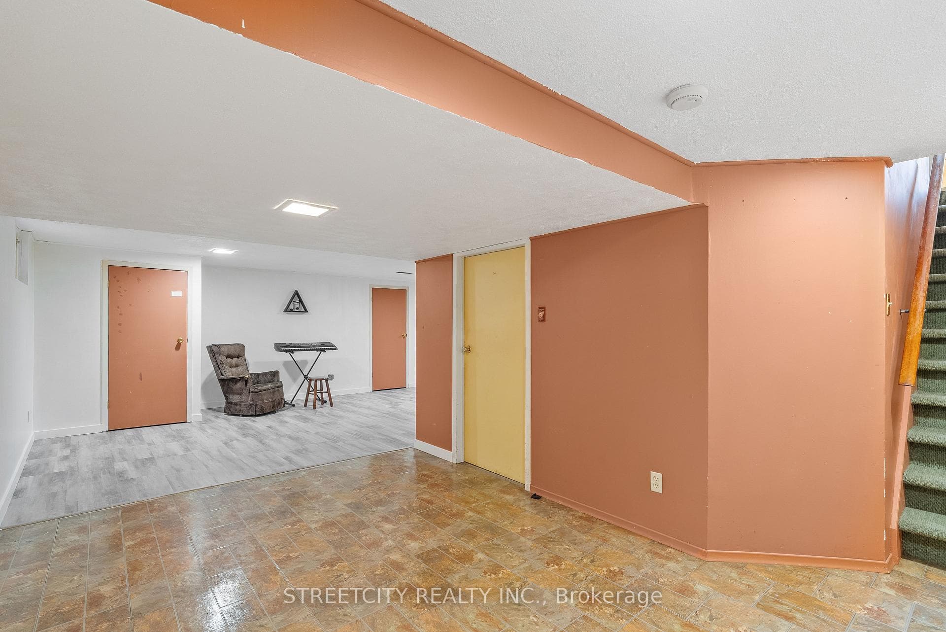 937 Luxton Drive photo 24