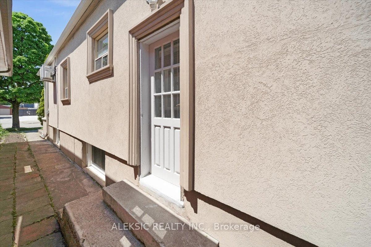179 Thirtieth Street photo 21