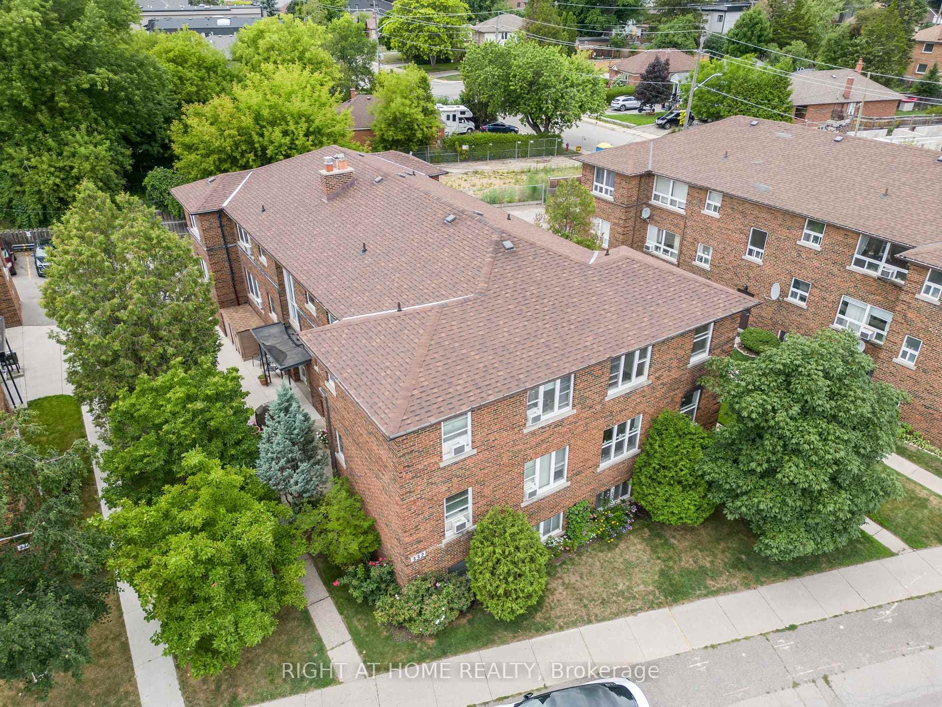332 Lakeshore Road West
