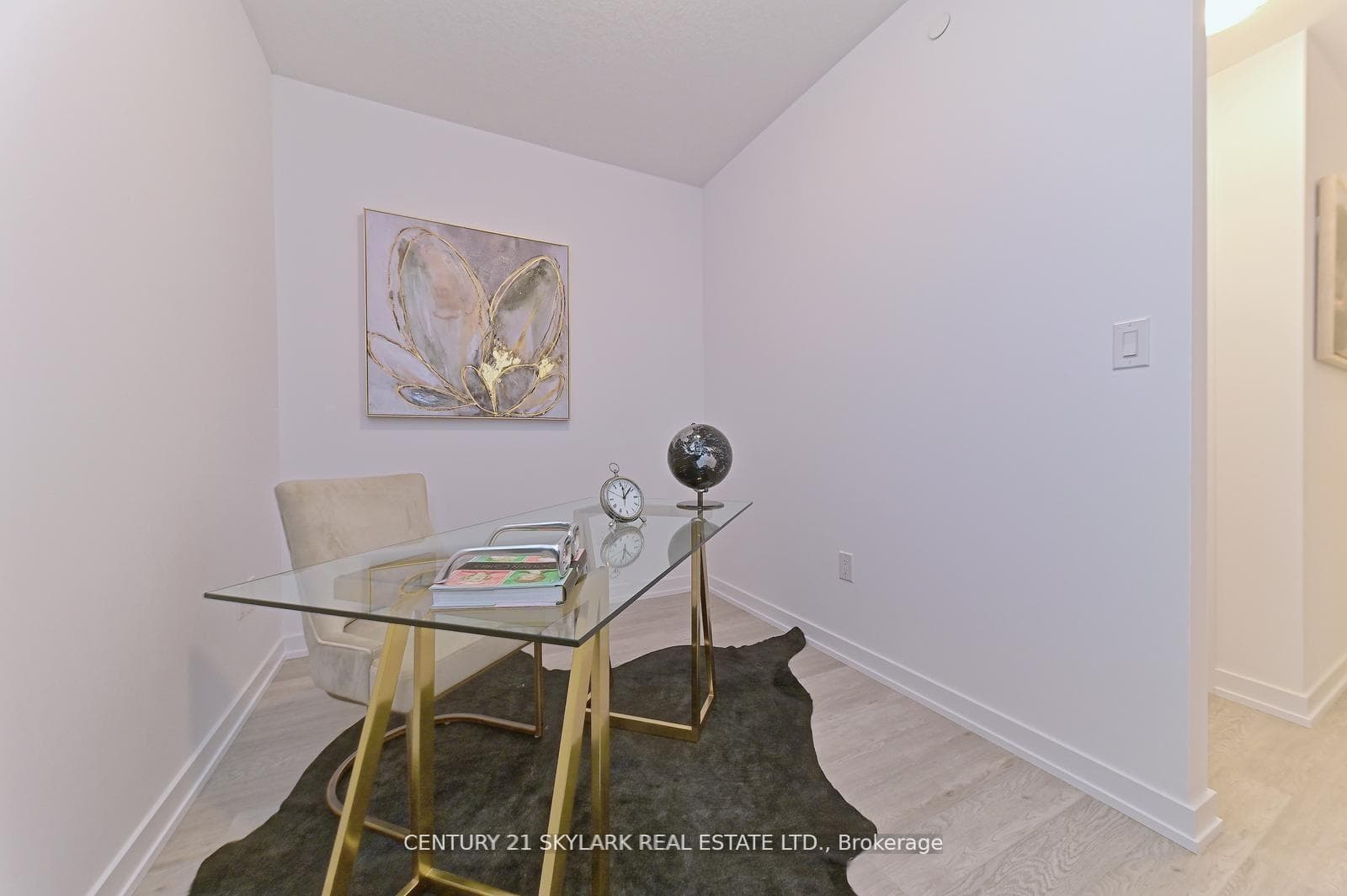 460 Dundas Street Unit 401 photo 8