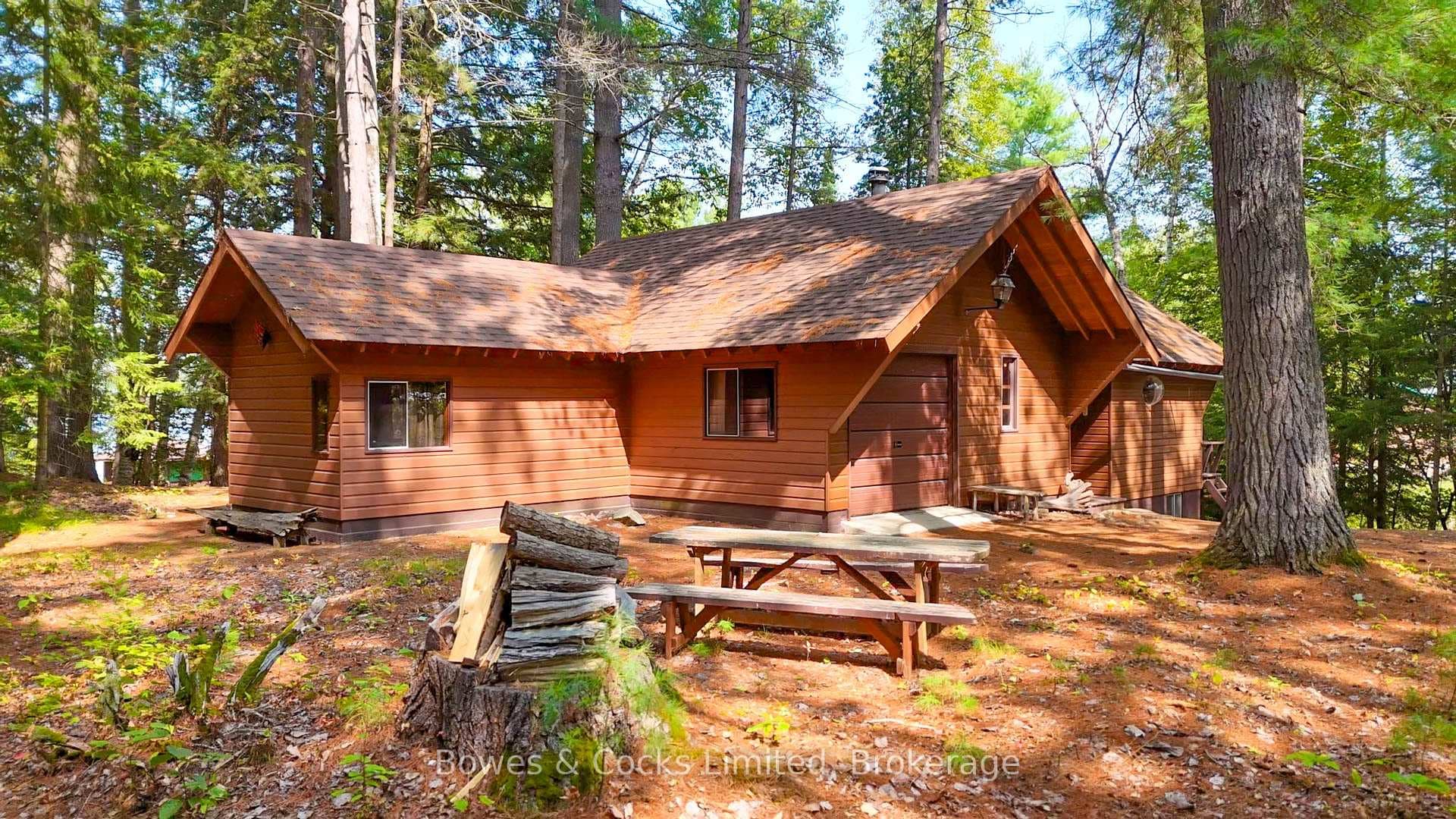 915 Madawaska River Drive photo 1