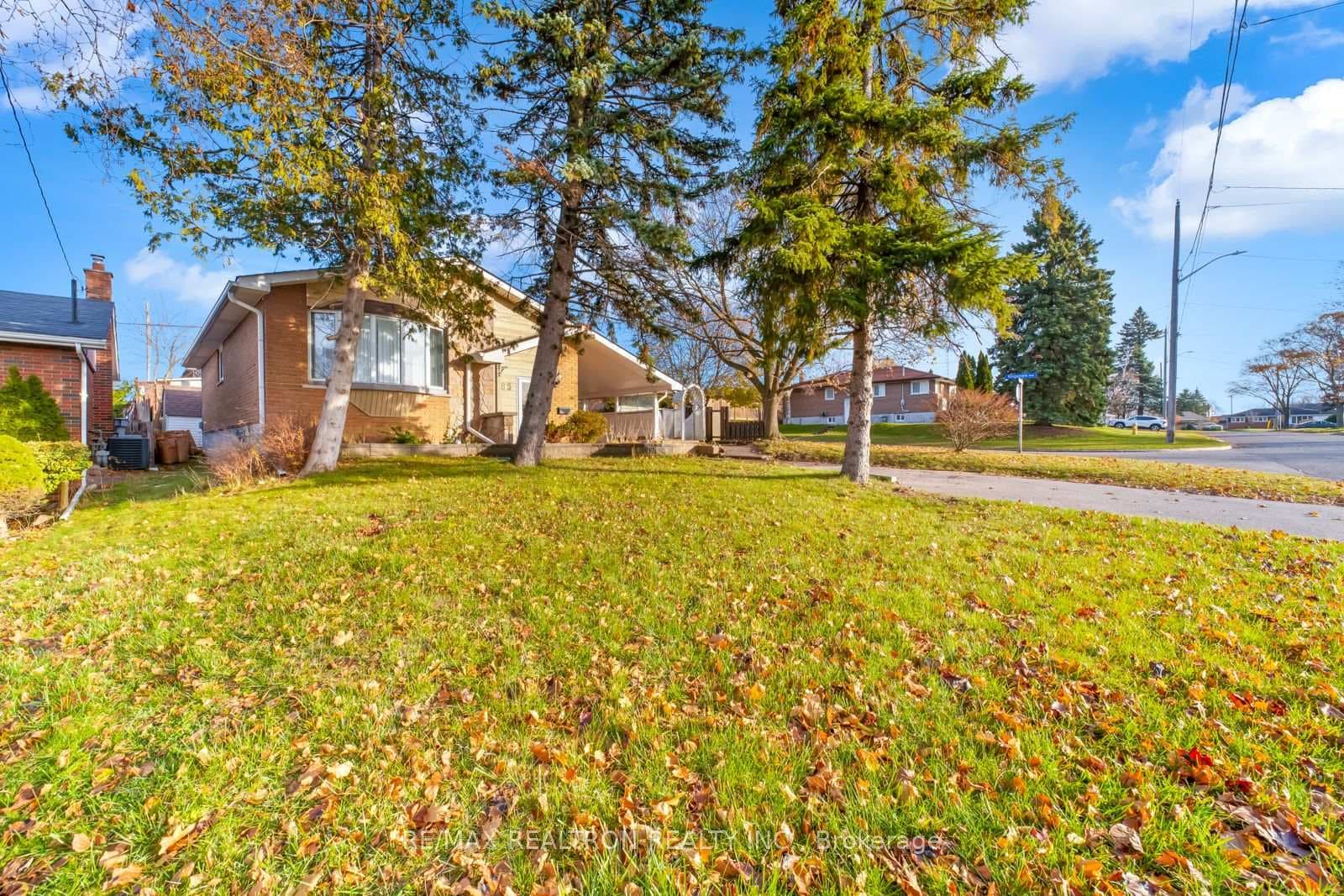 85 Thorncliffe Street photo 4