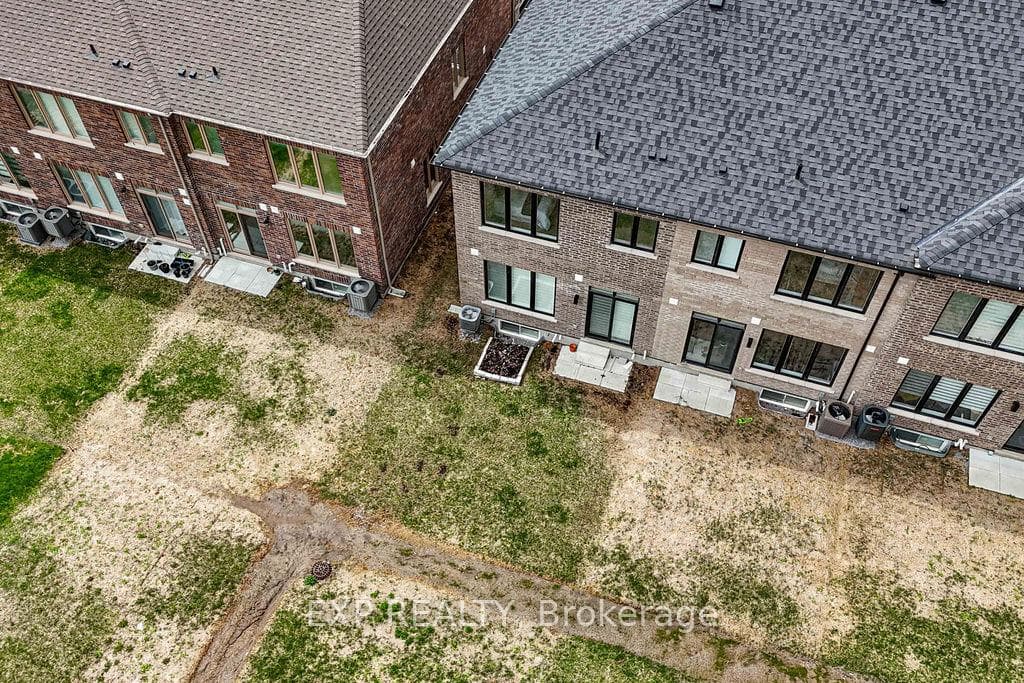 69 Freeman Williams Street photo 47