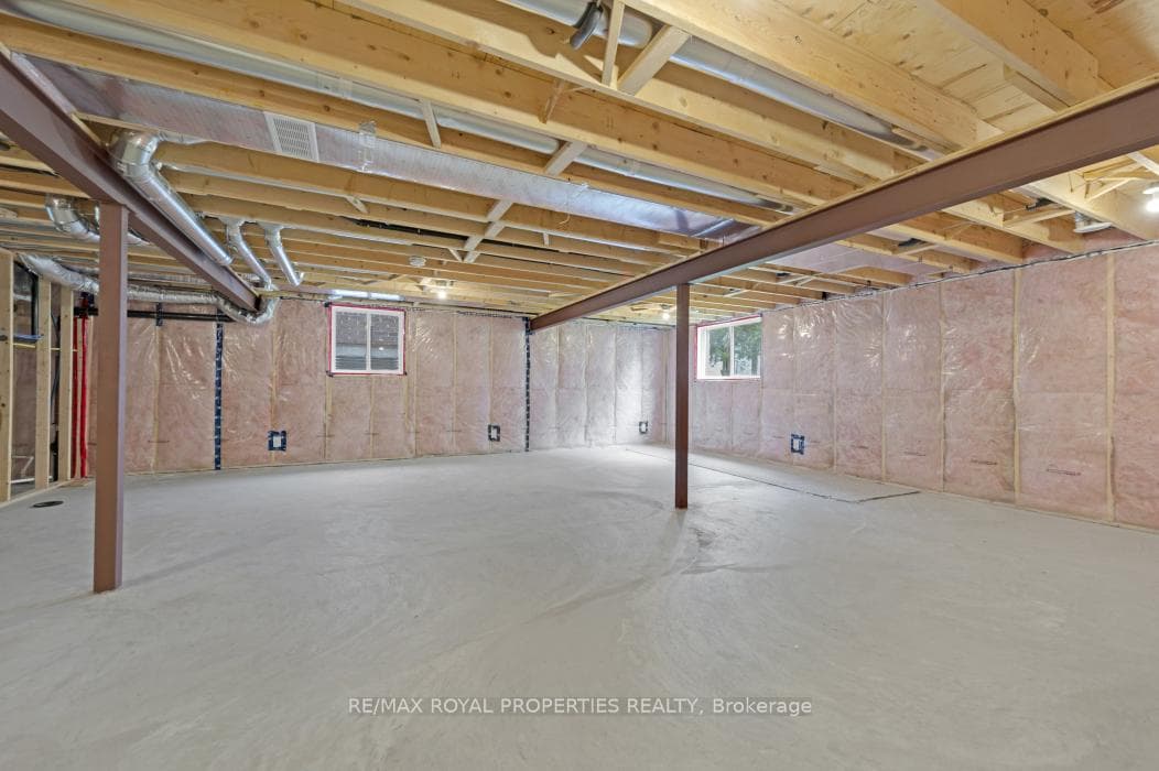 24 Athabaska Drive photo 16